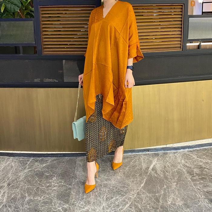 Lausboutique-Tunik Aruna Polos-Seri Bumi-Tunik Batik [Hanya Atasan]