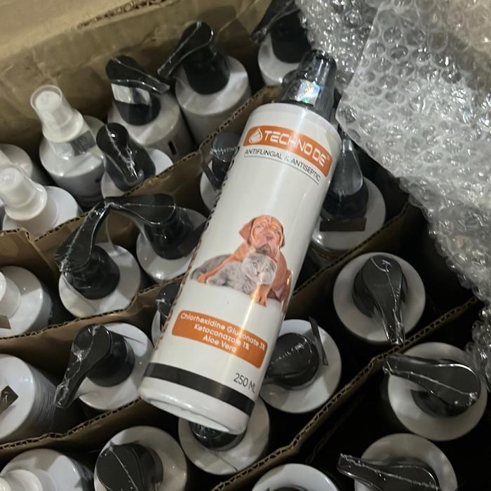 TECHNO DE Medicated Shampoo with Antiseptic and anti fungal for dogs and cats/ Shampoo Medicated