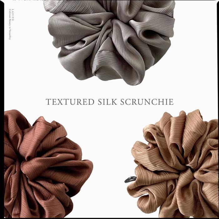 Lafiye Textured Silk Scrunchie