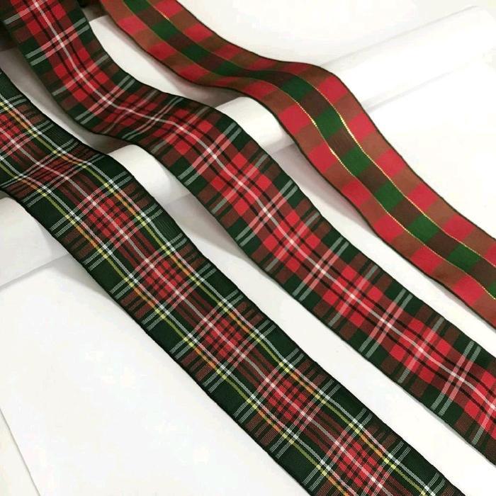 1 ROLL- PITA MOTIF KOTAK-KOTAK / PITA NUANSA NATAL / PITA LEMAS