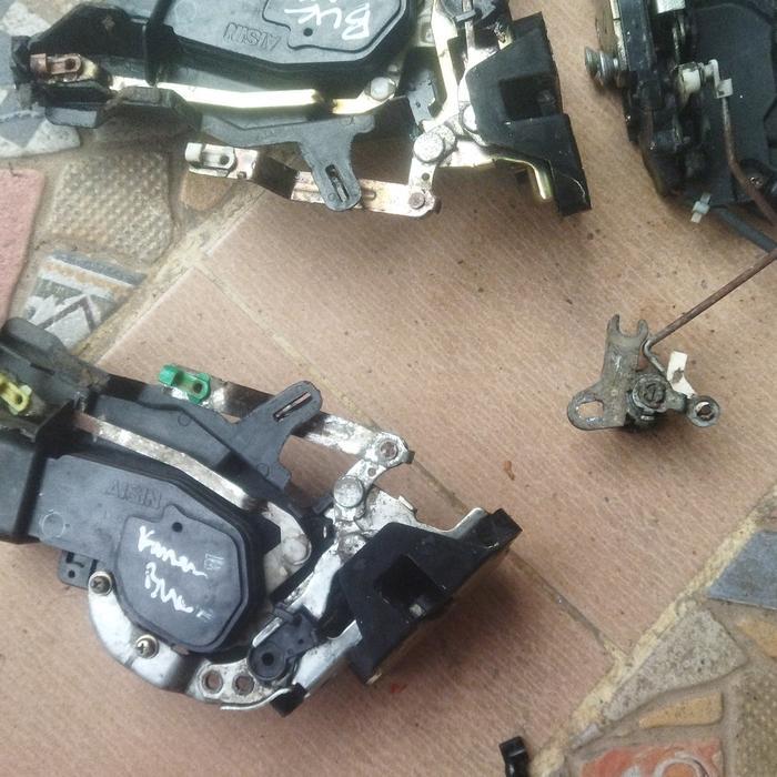 doorlok original toyota camry 2001