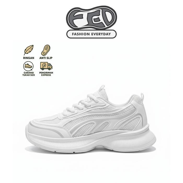Aerostreet - Fed Shadow Strike Sepatu Santai Sporty Running 39-44 Sneakers Sport Hitam Dan Putih