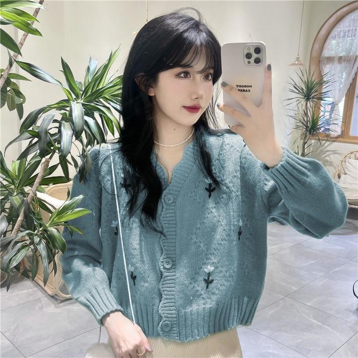 cnm Sweter Bawahan Rajutan Pendek Jaket Kardigan Lengan Panjang Bunga Bordir Fashion Ramping Baru