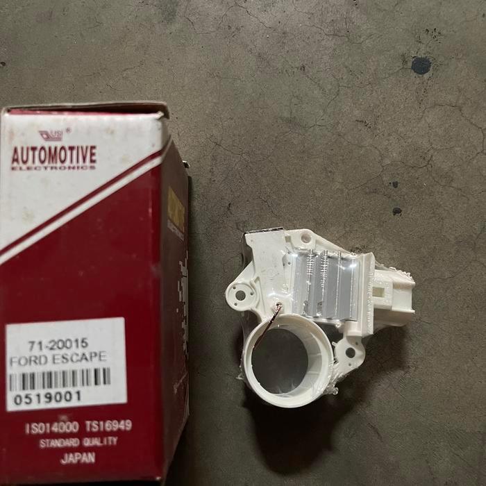 Ic Regulator Ford Escape 12V