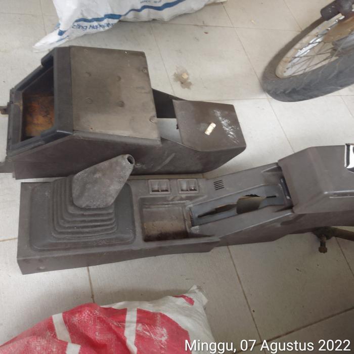 consulbox toyota Corolla SE
