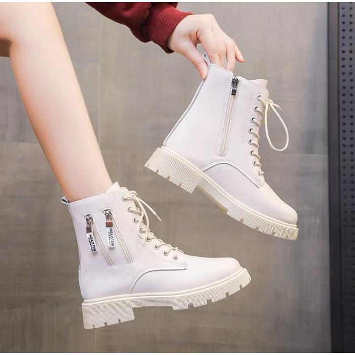 Donatello - Gongchan Boots Sepatu Sneakers Wanita Docmart Putih Hitam