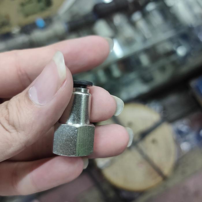 Fitting Pu 6 Mm Drat Dalam 1/4 Inch