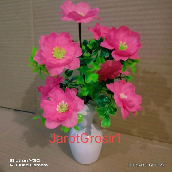 Bunga hias semanggi vas guci tinggi 23cm /dekorasi ruangan hiasan terbaru