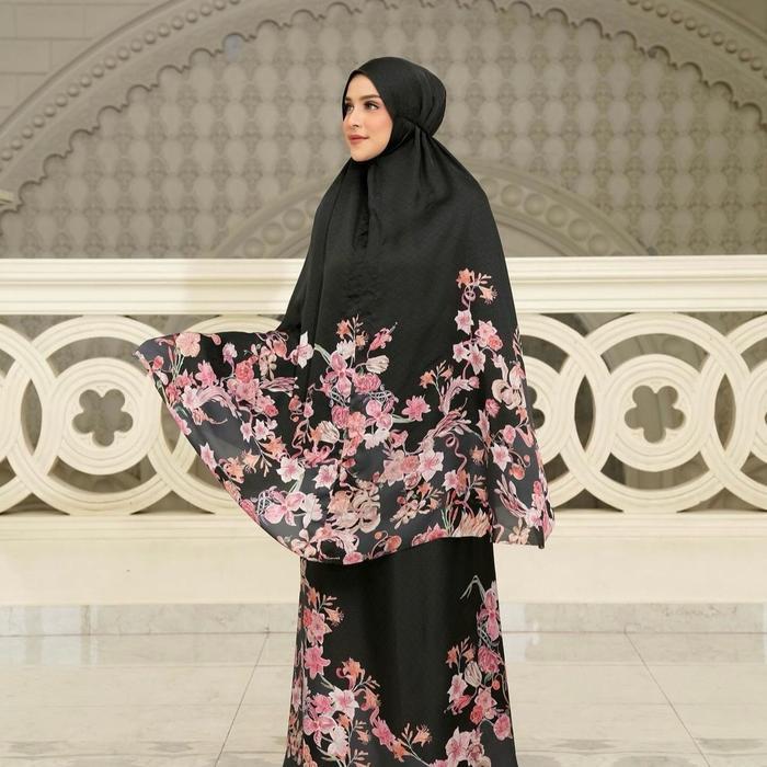 SALE EXCLUSIVE PRAYER ROBE FARRA BLACK by buttonscarves