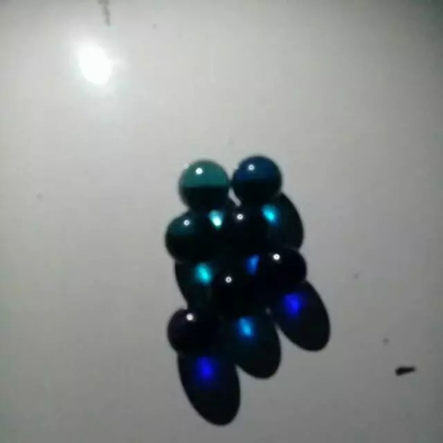 Kelereng warna warni