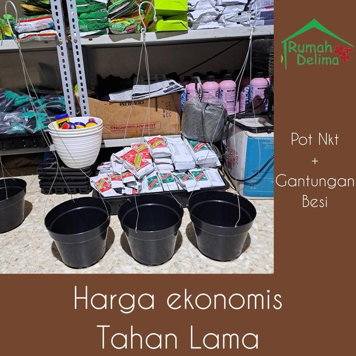 Pot hitam ukuran 20 cm