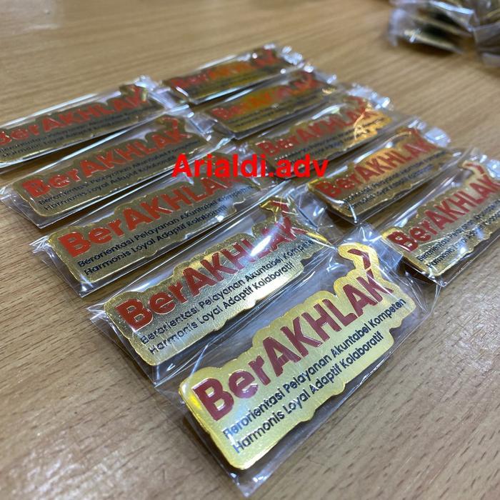 pin BerAKHLAK asn kuningan disepuh emas peniti pin berakhlak asn peniti