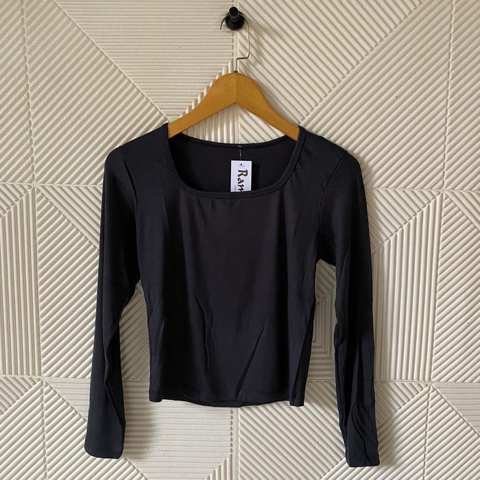 atasan kaos crop top polos panjang kerah kotak wanita/atasan terbaru/atasan crop/squar neck