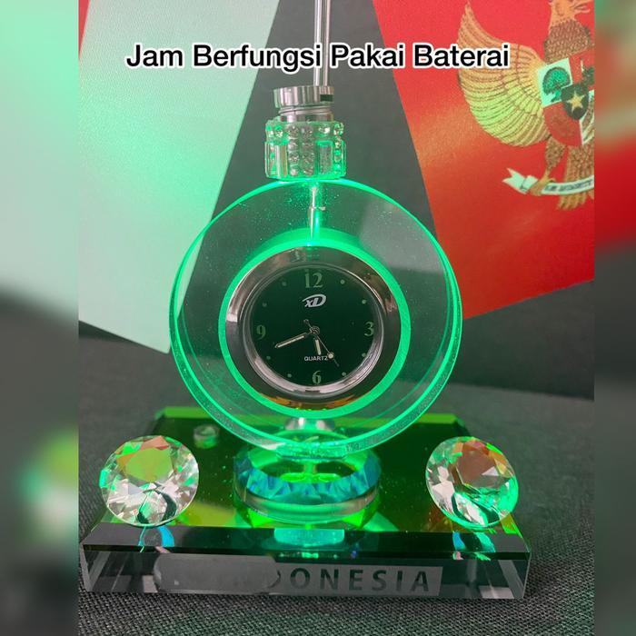 "New" Parfum Mobil Motif Jam Crystal LED Car Perfume Pajangan Dashboard Mobil