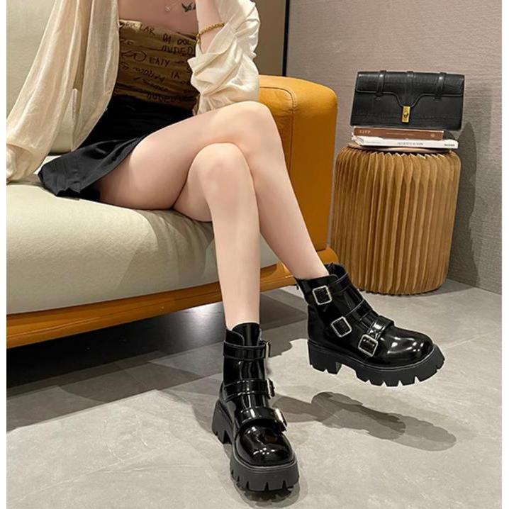 Donatello - 1816 Sepatu Sneakers Boots Wanita Docmart Putih Hitam Karet Shoes