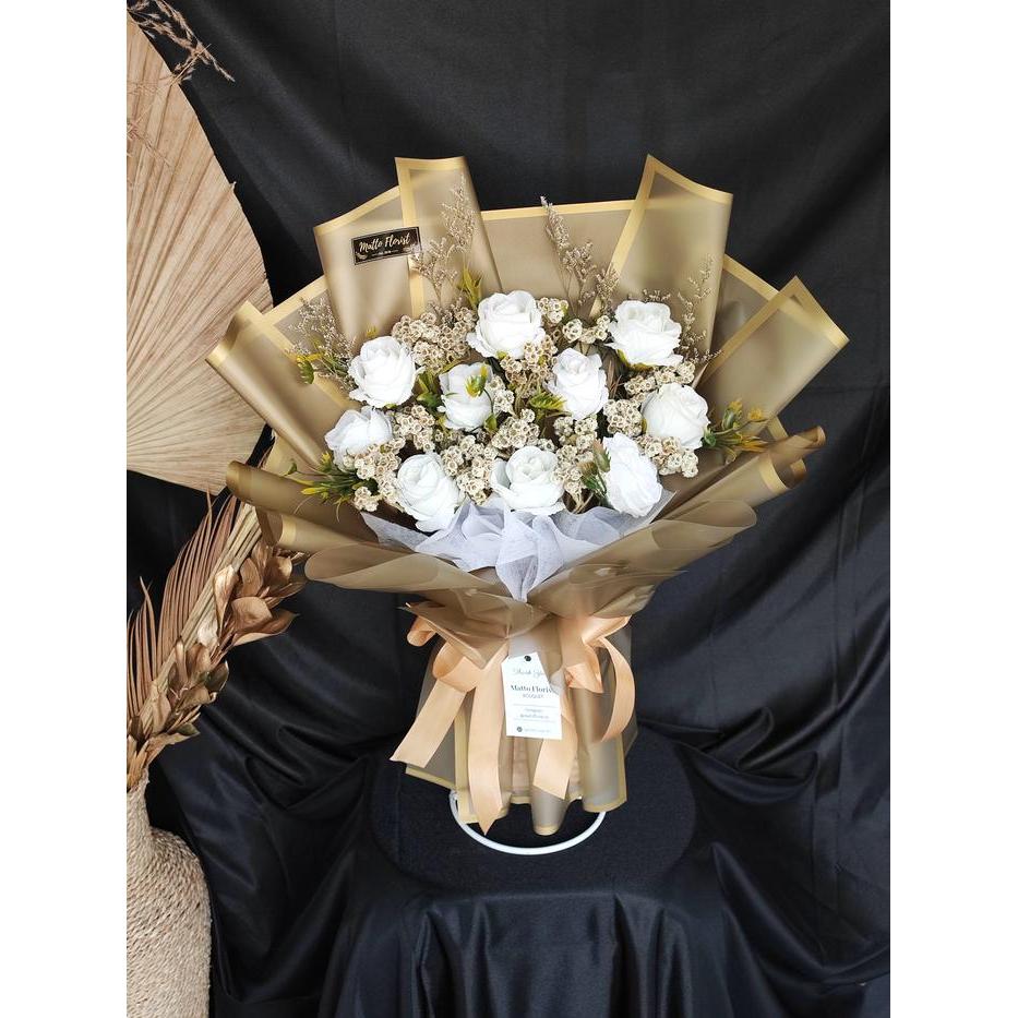 Buket Bunga Mawar Putih Gold Elegan Campuran Edelweiss Dan Caspea Eksklusif Dan Premium Terlaris