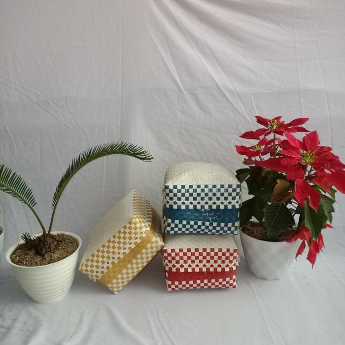 Besek Anyaman Plastik Kaca