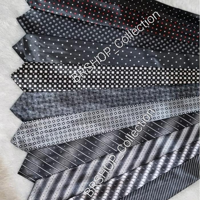 DASI HITAM MOTIF GARIS POLKADOT KOTAK DASI SALUR SATIN MOTIF