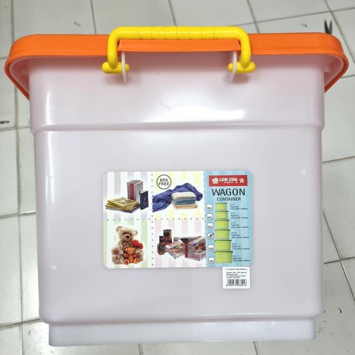 Lion Star Wagon Container 82 Liter Populer