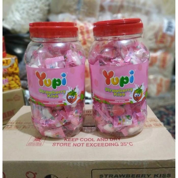 Yupi Strawberry Kiss Bolicious 300gr toples permen tabur gula pink putih Permen yupi toples 300gr