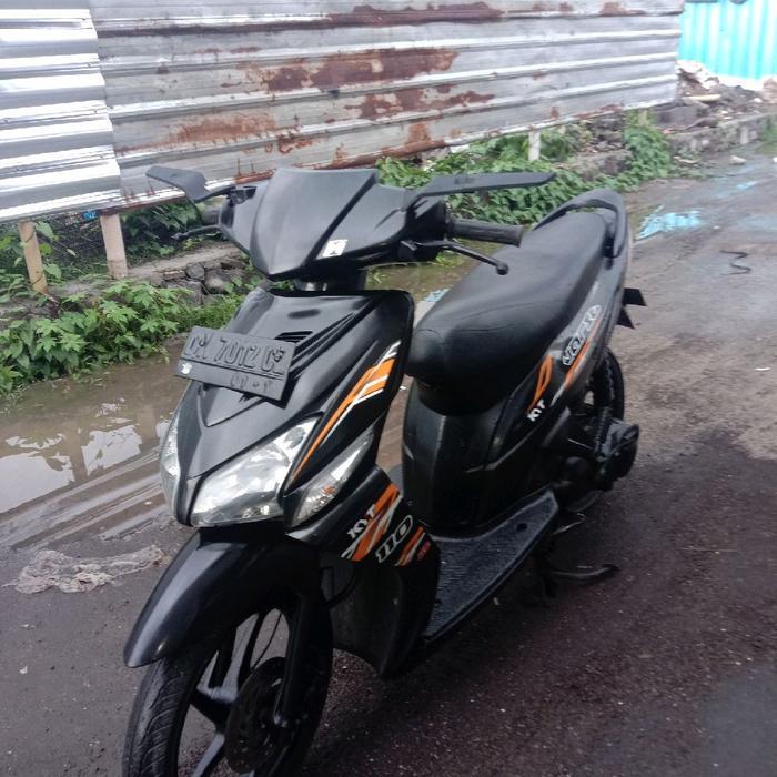 menyediakan sepeda motor bekas - hitam