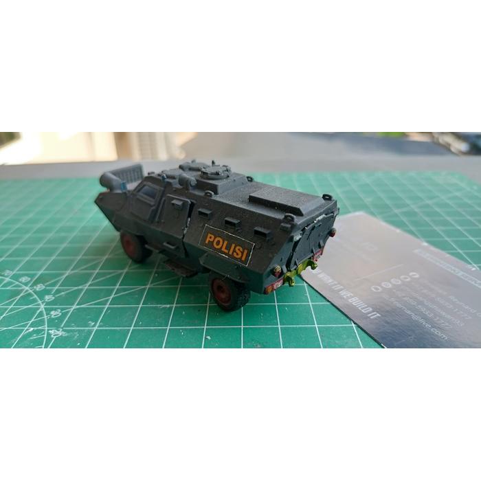 MINIATUR KENDARAAN LAPIS BAJA BARRACUDA BRIMOB