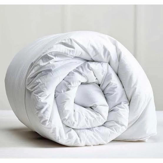 bedcover putih polos embos