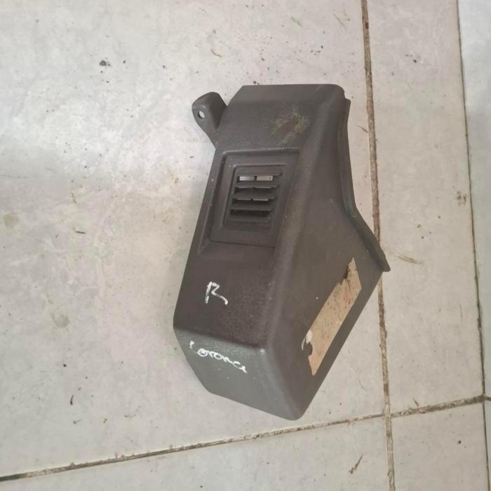 cover tutup dashboard kisi kisi AC bagian kanan corolla se salon 85-87