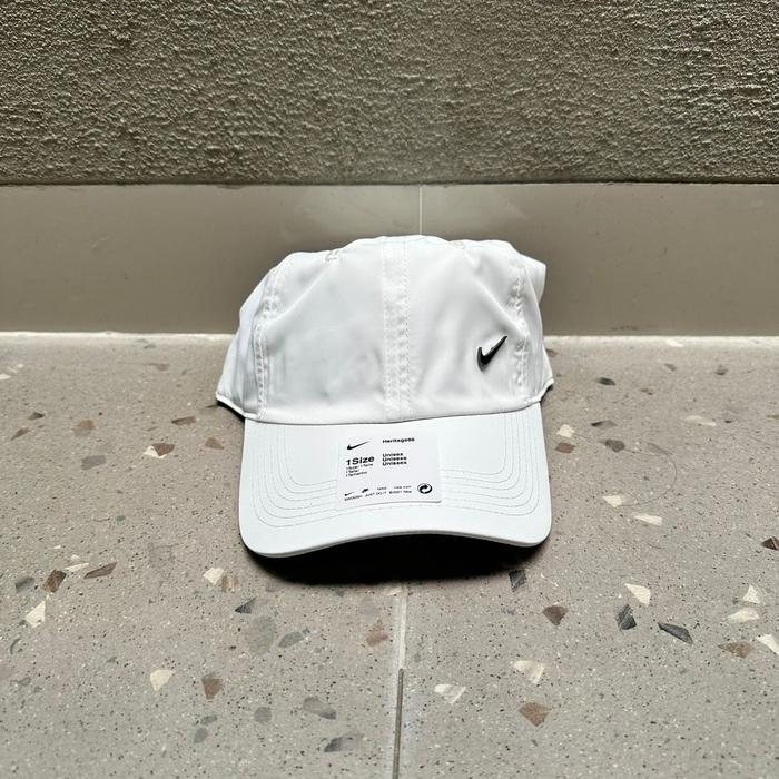 Topi Nike Metal Plat Logo Original White Caps