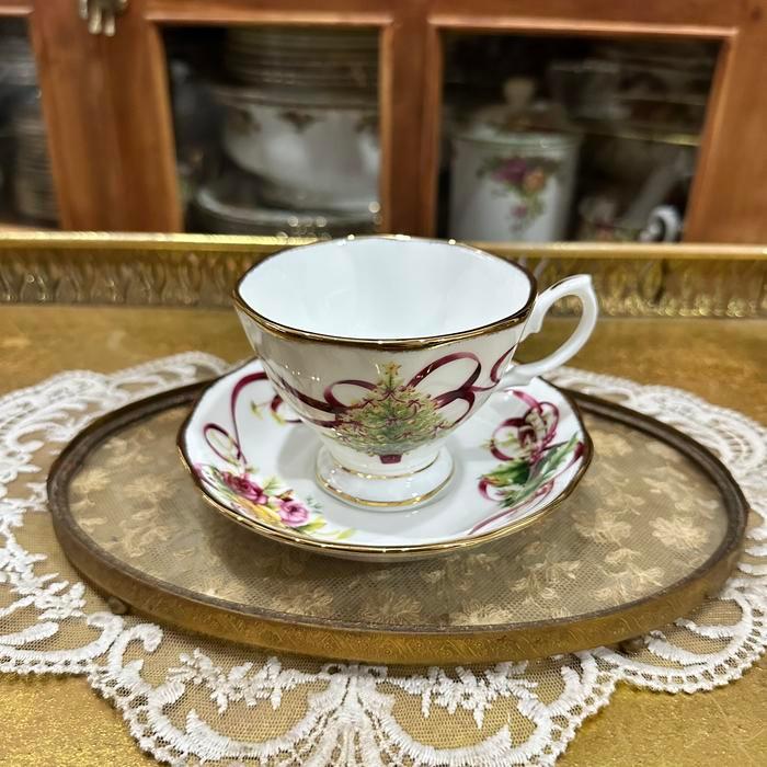 Royal Albert OCR Christmas Tree Tea cup