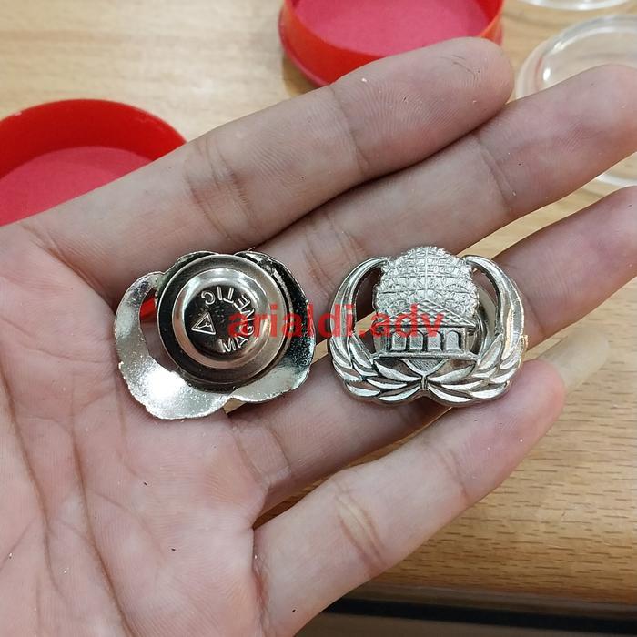 pin korpri silver magnet