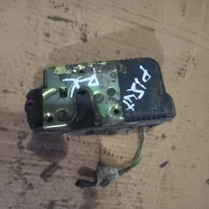 door lock doorlock kunci pintu belakang kiri Peugeot 306