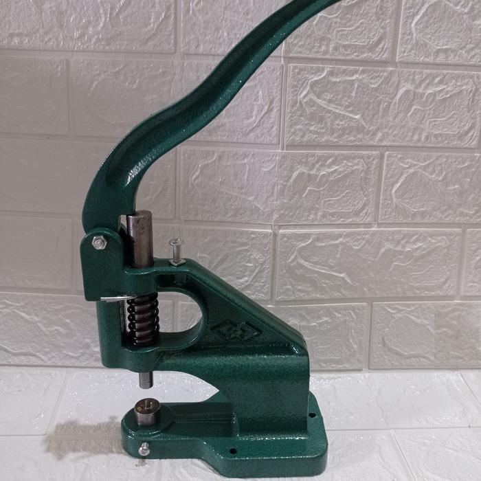 Alat Press Mata Itik D5 Mm Manual Eyelet Punch Diameter 5 Mm Berat 3.5 Kgs Untuk Craft Tas Sepatu