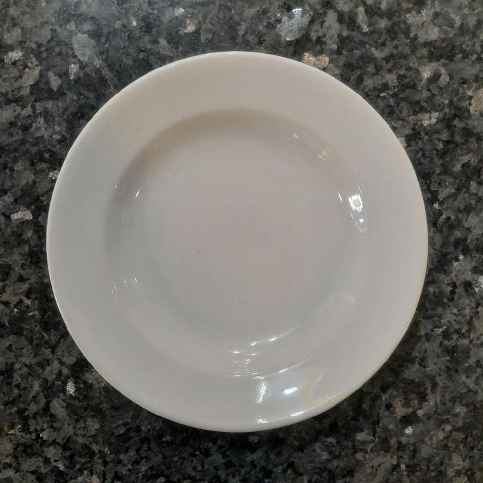 Sango Piring Makan Ukuran 9 Inch Putih Polos List Gold kualitad Export, Murah Meriah Harga Per Lusin