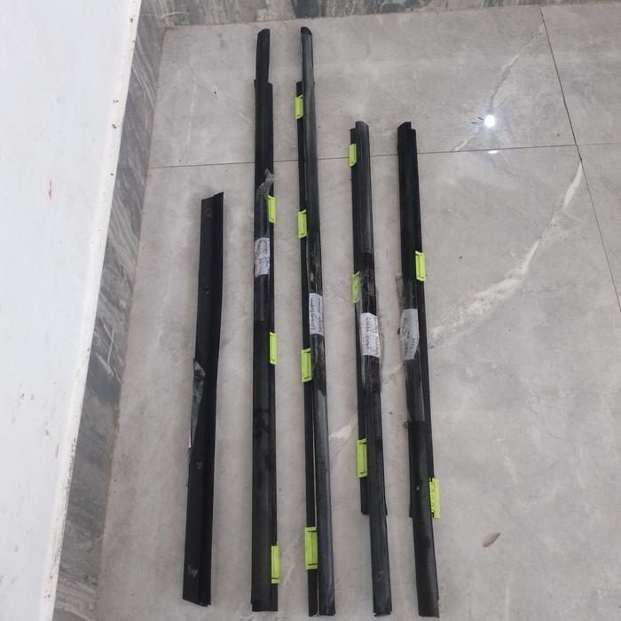 Lis pelipit kaca Honda CRV gen1 original copotan.harga per pcs..