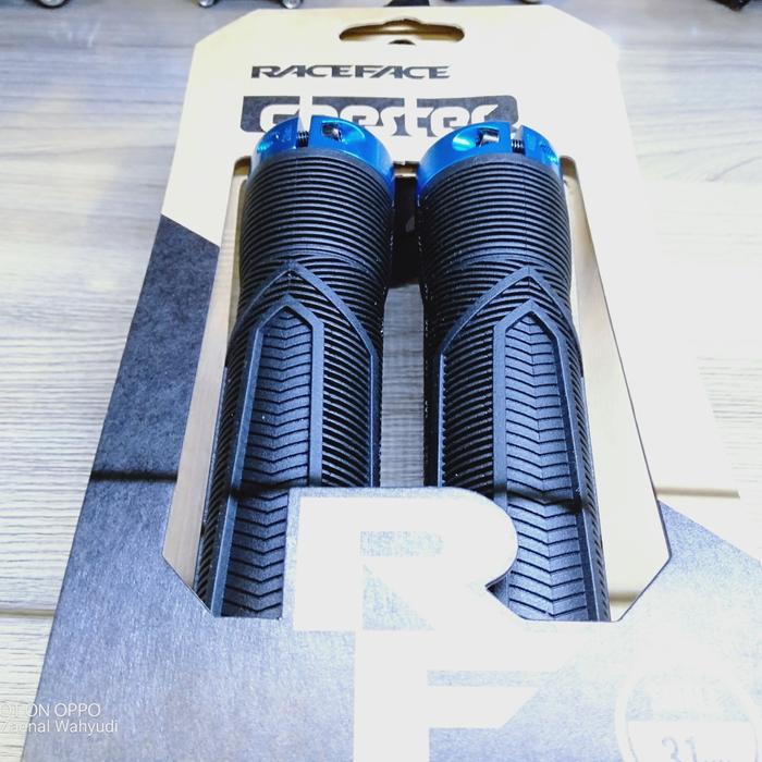 Grip Raceface Chester 31mm Black Turquoise