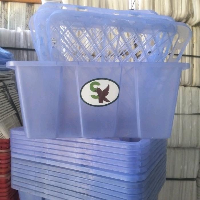 krajang bak serbaguna terbuat dari bahan plastik