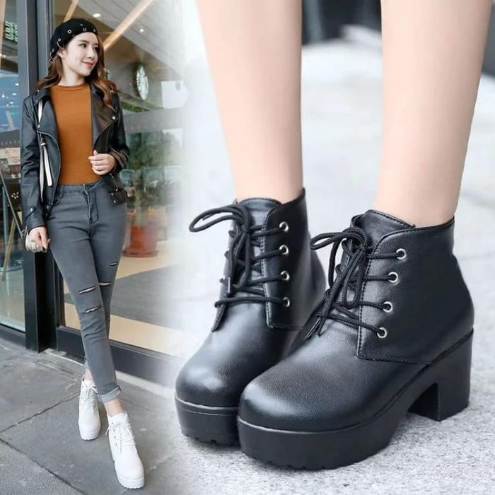 Aerostreet - Sepatu Boots Heels Hitam Wanita Hak 5Cm La02 Fashion Korea Sepatu Pesta Kerja Kantor