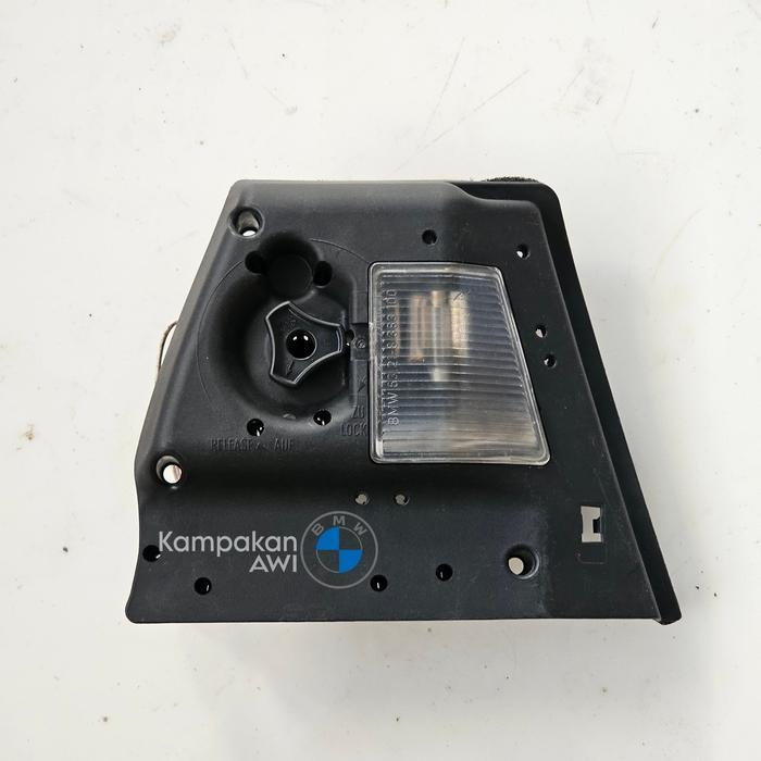Cover Bohlam Lampu Belakang Kanan BMW E46 Facelift