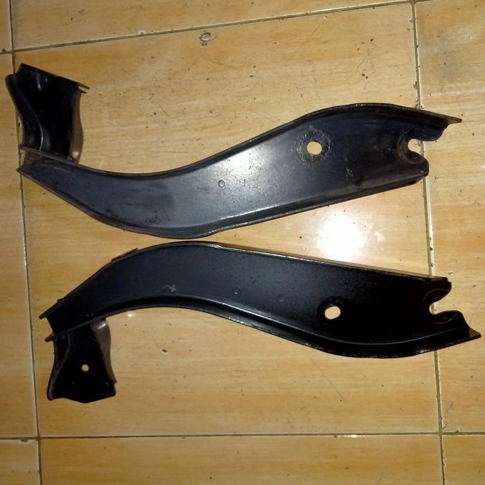 Bracket bumper belakang mazda BT-50 2.500cc kiri / kanan