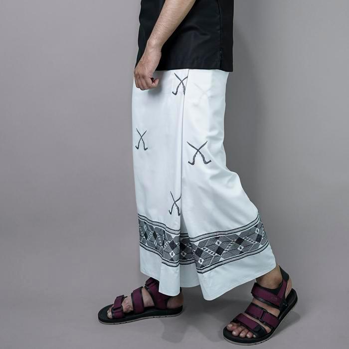 ASLI Katsae - Sarung Bordir Motif Rencongg Bordir Timbul Sarung Pria Dewasa Warna Putih Sarung