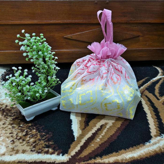 (12pcs) tas hajatan kain spunbond serut putih sablon gradasi