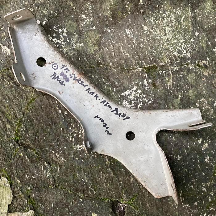 Bracket Breket Bemper Depan Kiri Lh Kijang Super 5K Toyota Original Asli Partt