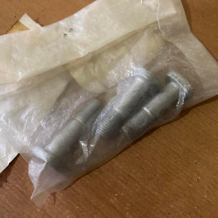 Baut Tromol Roda Corona Rt100 Rt104 Rt132 Rt140 Tt132 Toyota Genuine