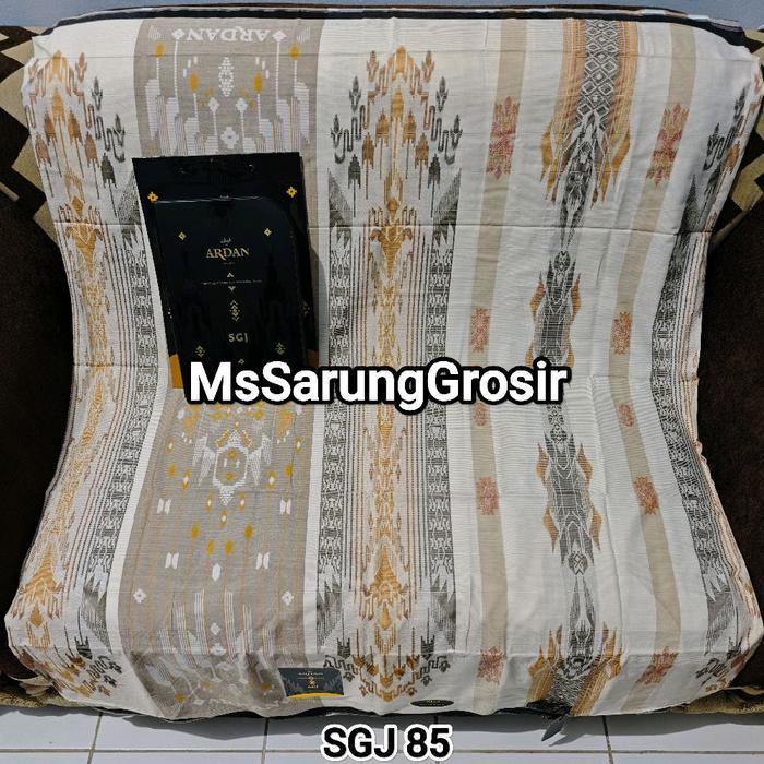 Sarung Ardan SGJ Gold khusus putih dan hitam Rayon Tebal