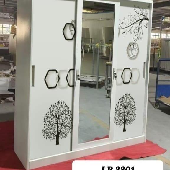 Lemari Baju Besi LB3301-Lemari Baju 3 pintu - Lemari Baju Besi - Lemari Baju Kaca - cargo wajib kayu