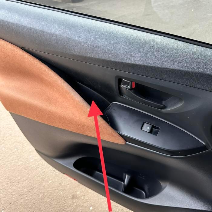 COVER TUTUP ARM REST PINTU DEPAN KANAN INNOVA REBORN VENTURER ORIGINAL