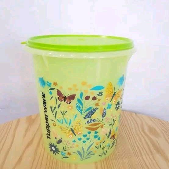 TUPPERWARE ORIGINAL GIANT CANISTER / MAXI CANISTER 8,4L / 10L ANEKA WARNA TOSCA / UNGU / PEACH /