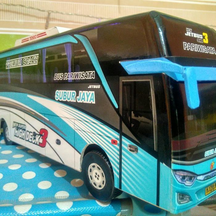 Miniatur bus Subur jaya bis