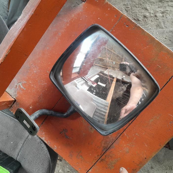 spion belakang mazda e2000